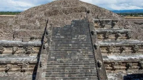 巴西奥运选手罗伯英勇救援水中遇险少女