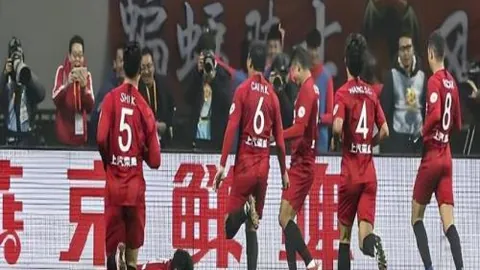 “华子观战见证逆转：SGA39分10板遭25分反超，惊险战平11-0！”